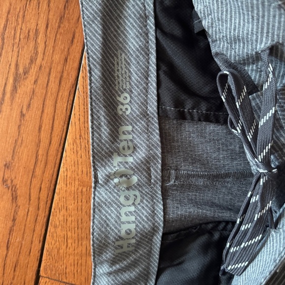 Hang Ten Men's Gray Striped Shorts Size 36 - Picture 3 of 5